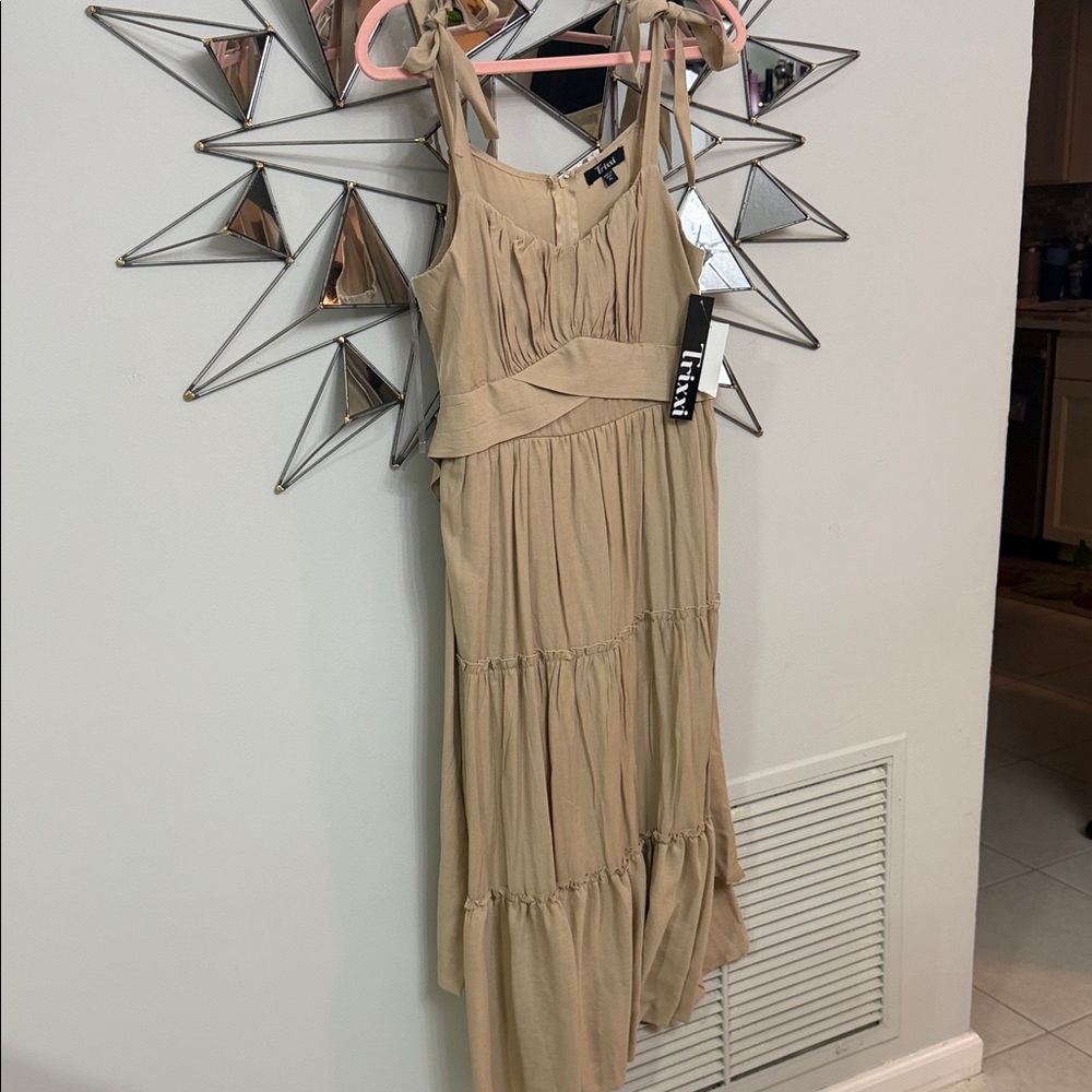 Trixxi Beige midi Dress